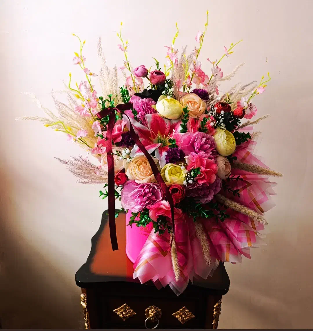 باکس گل. هدیه‌ای خاص و ماندگار|گل مصنوعی|تبریز, |دیوار