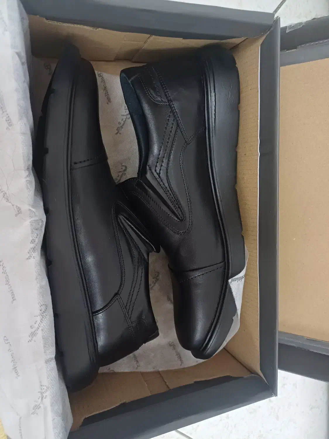 کفش چرم ۴۲|کیف، کفش، کمربند|تهران, امام زاده عبدالله|دیوار