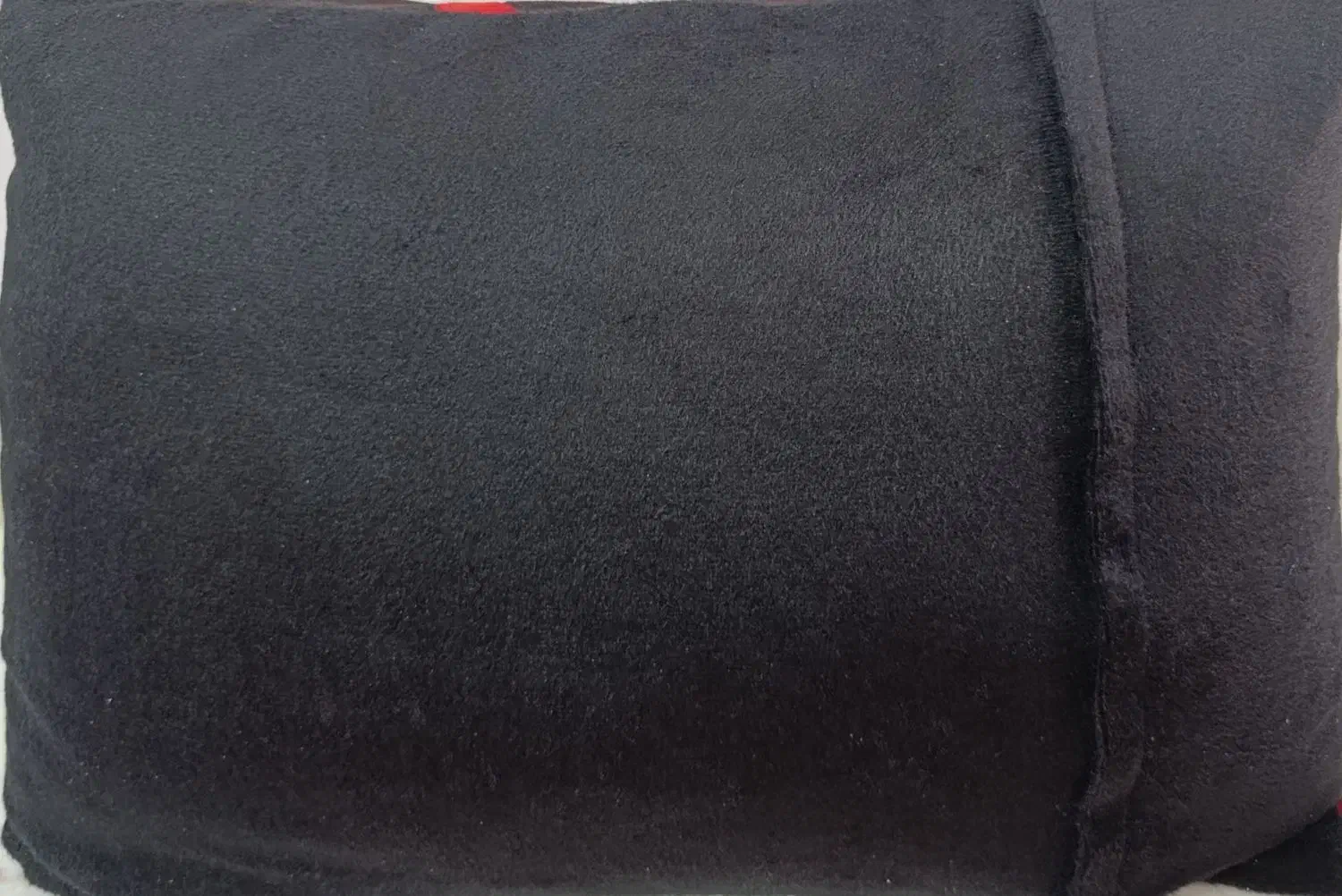 روبالشتی|رختخواب، بالش، پتو|نی‌ریز, |دیوار