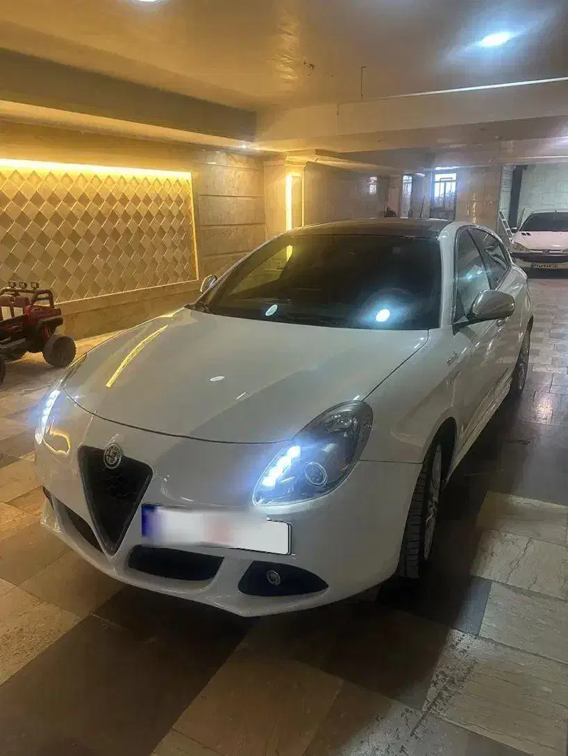 آلفارومئو جولیتا|خودرو سواری و وانت|ارومیه, |دیوار