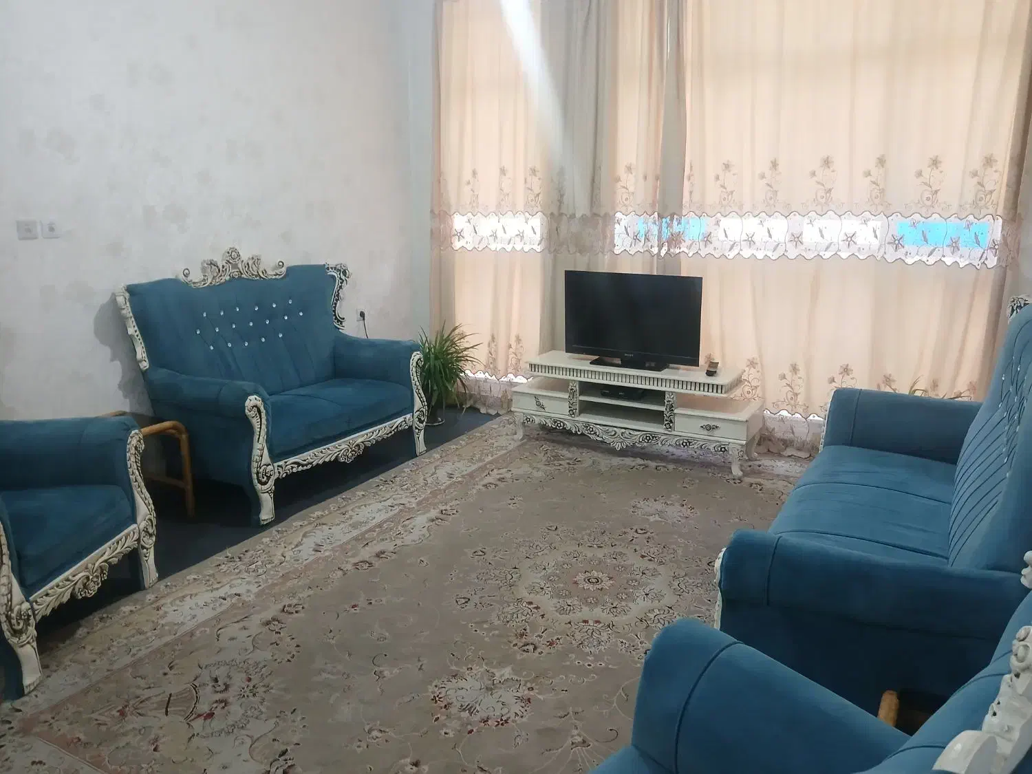 خانه مسافر لاوان|اجارهٔ کوتاه‌مدت آپارتمان و سوئیت|شیراز, کوزه گری|دیوار