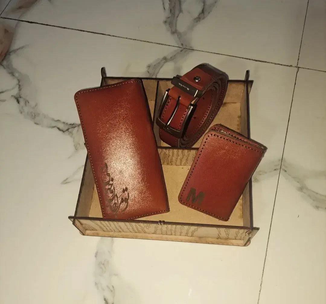 کیف چرم|کیف، کفش، کمربند|اقبالیه, |دیوار