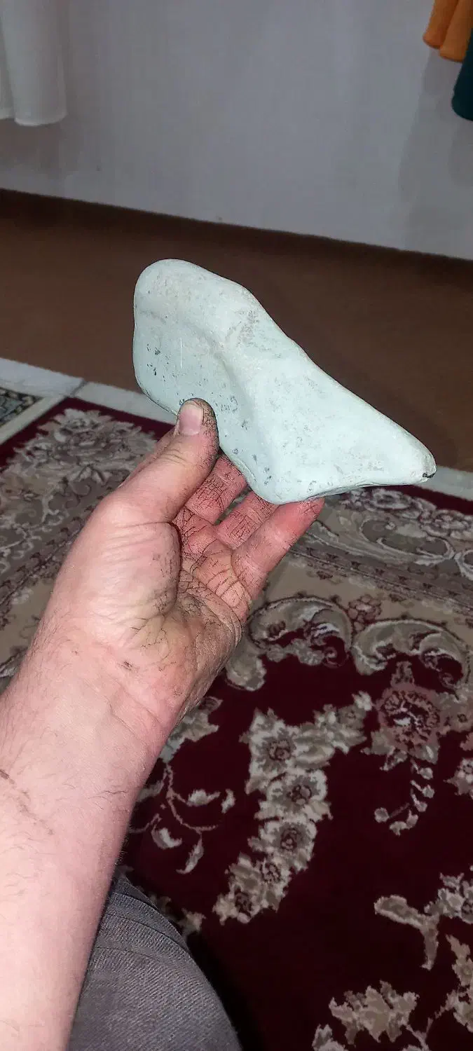 یک سنگ کلسیون بی نظیربه شکل پای یک خانم دقیقن|کلکسیون اشیاء عتیقه|علی‌آباد کتول, |دیوار