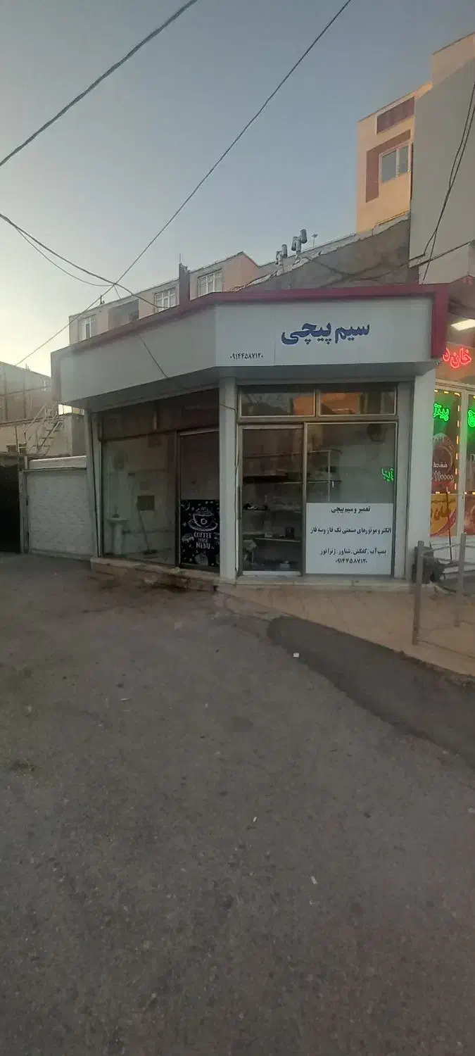 مغازه ۲ نبش بر خیابان اصلی حسینیه در قیام|اجارهٔ مغازه و غرفه|اردبیل, |دیوار