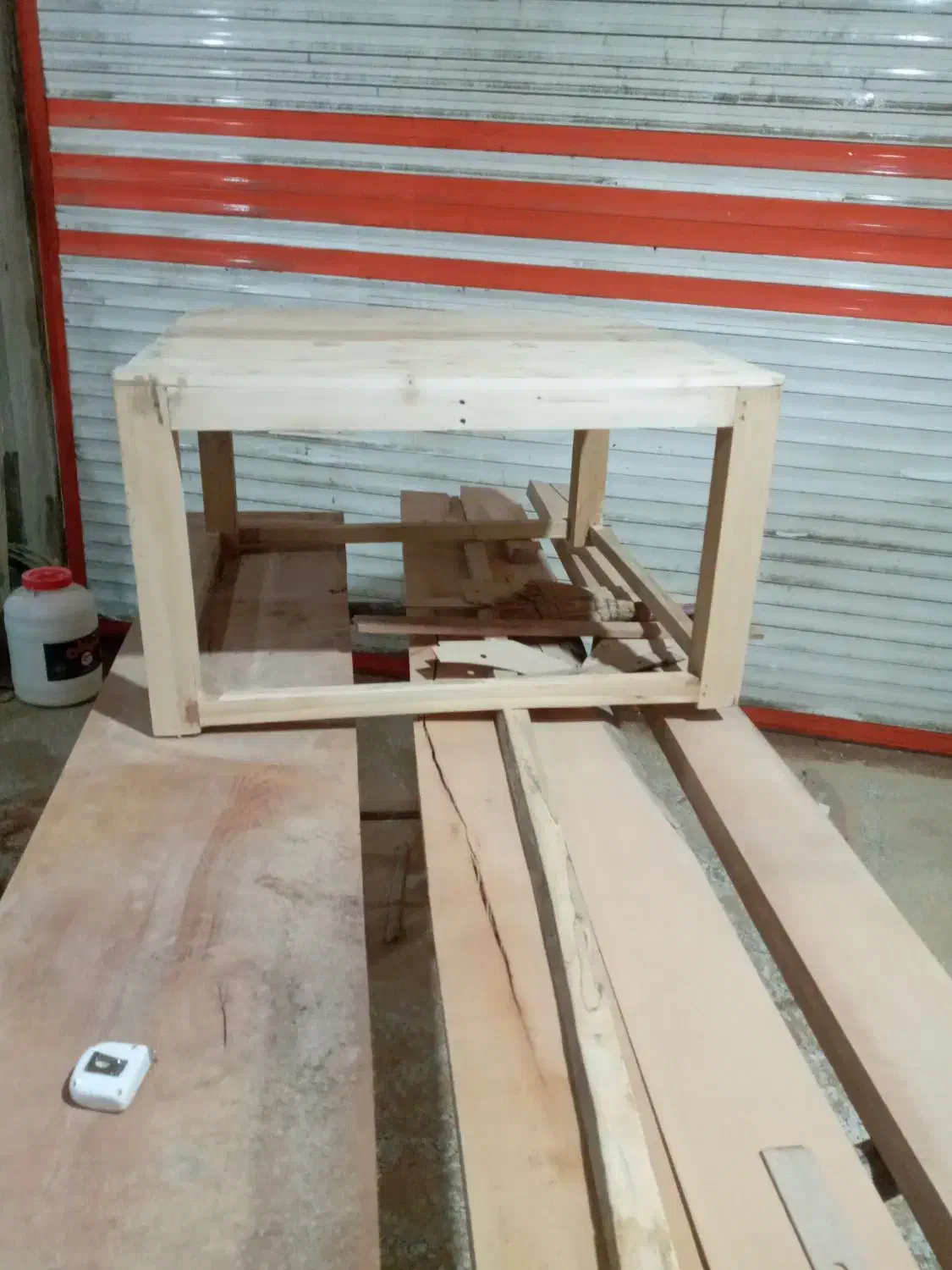 کرسی چوبی۹۰*۹۰|تخت و سرویس خواب|معصومیه, |دیوار