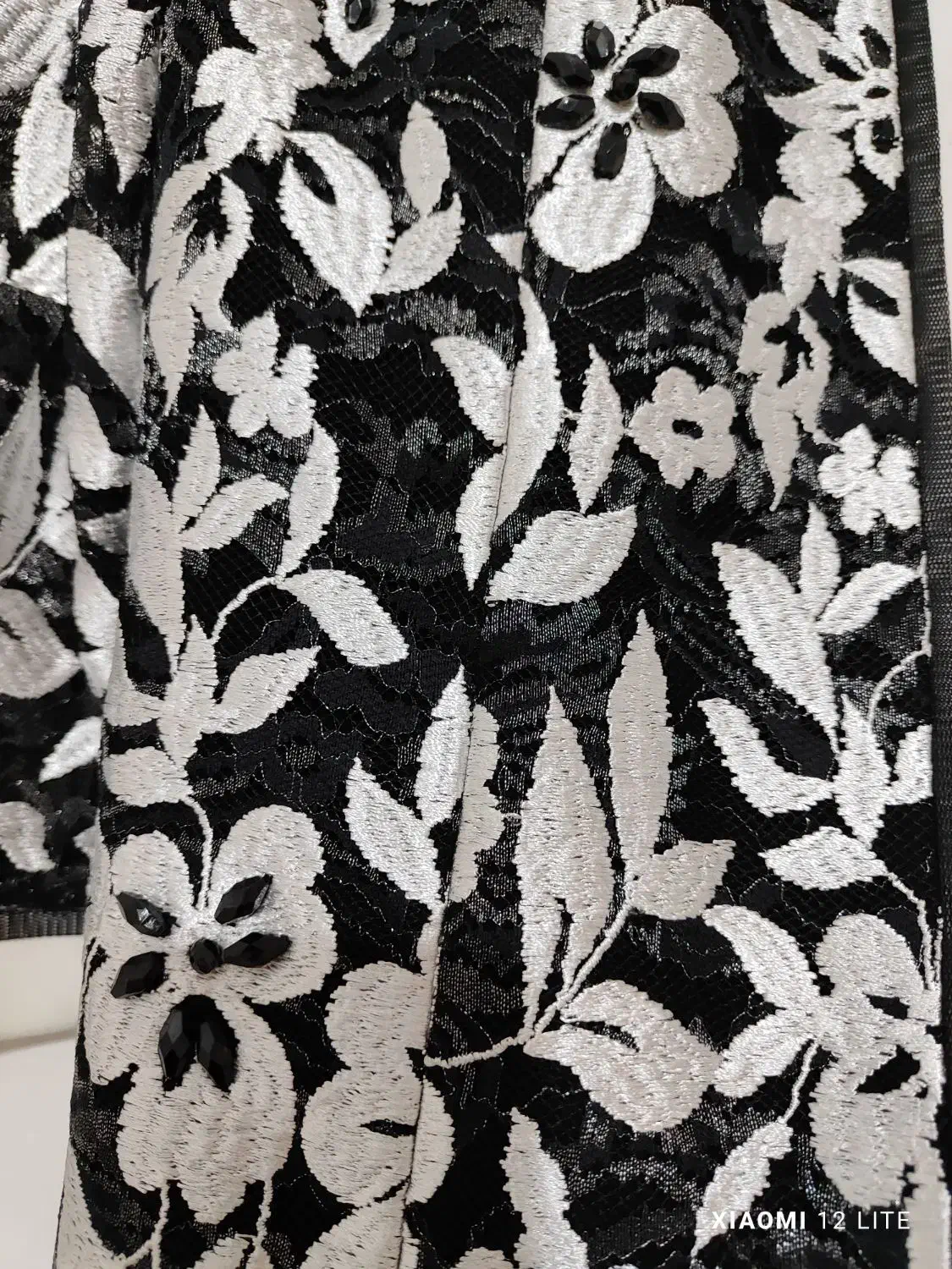 لباس مجلسی|لباس|بومهن, |دیوار