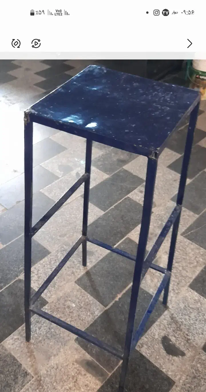 چهار پایه قد ۱۰۲ سطح آن ۳۴ در ۳۴ اهنی|صندلی و نیمکت|بروجرد, |دیوار