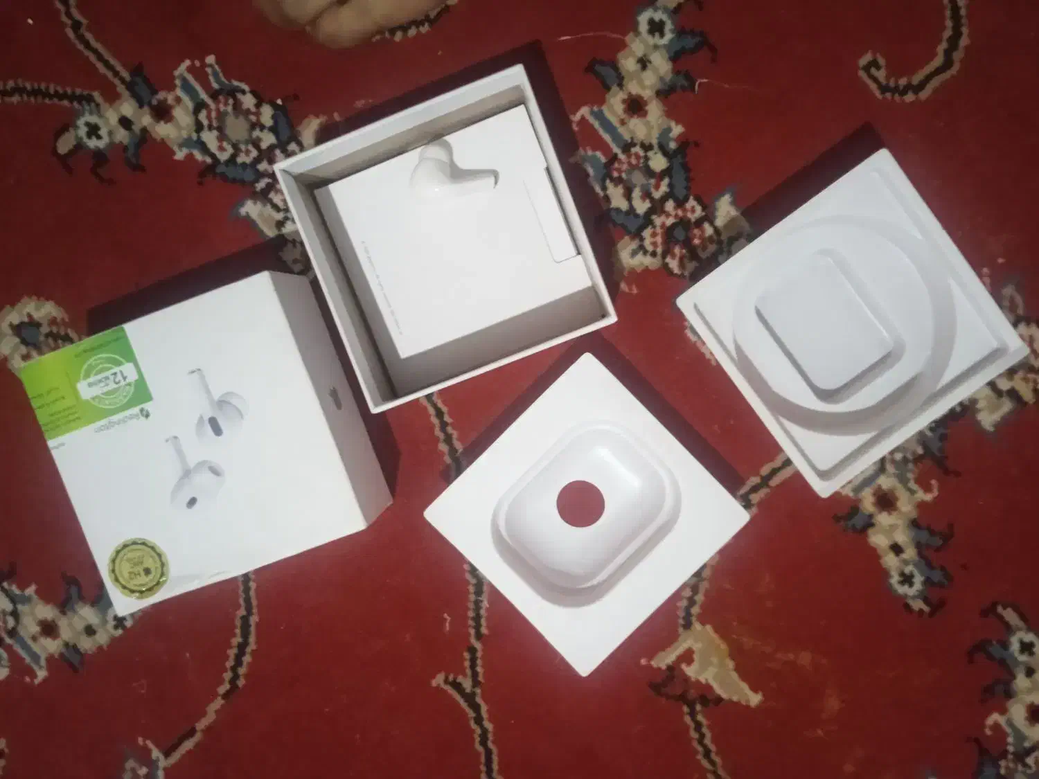 کارتون و یک دونه ایرپاد|لوازم جانبی موبایل و تبلت|زاهدان, |دیوار