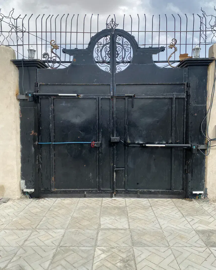 جک پارکینگ بازویی ، جک پارکینگ ریلی ، قفل برقی|خدمات پیشه و مهارت|اراک, |دیوار