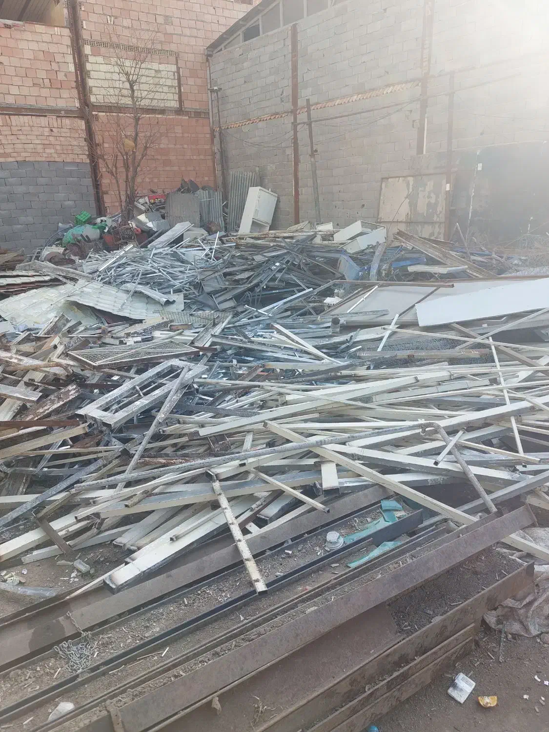 خریدارآهن آلات وضایعات وفلزات رنگی ...|عمدهفروشی|تهران, شهرک چیتگر|دیوار