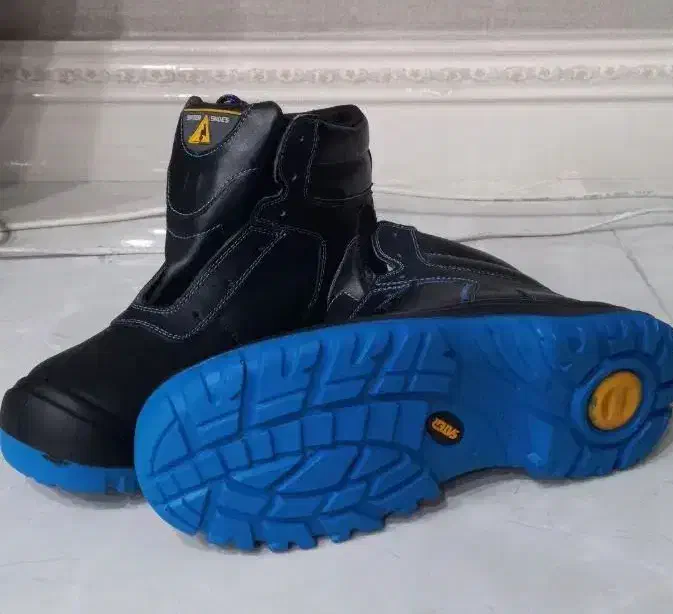 بوت ایمنی مهندسی برند ساتر|کیف، کفش، کمربند|اندیمشک, |دیوار