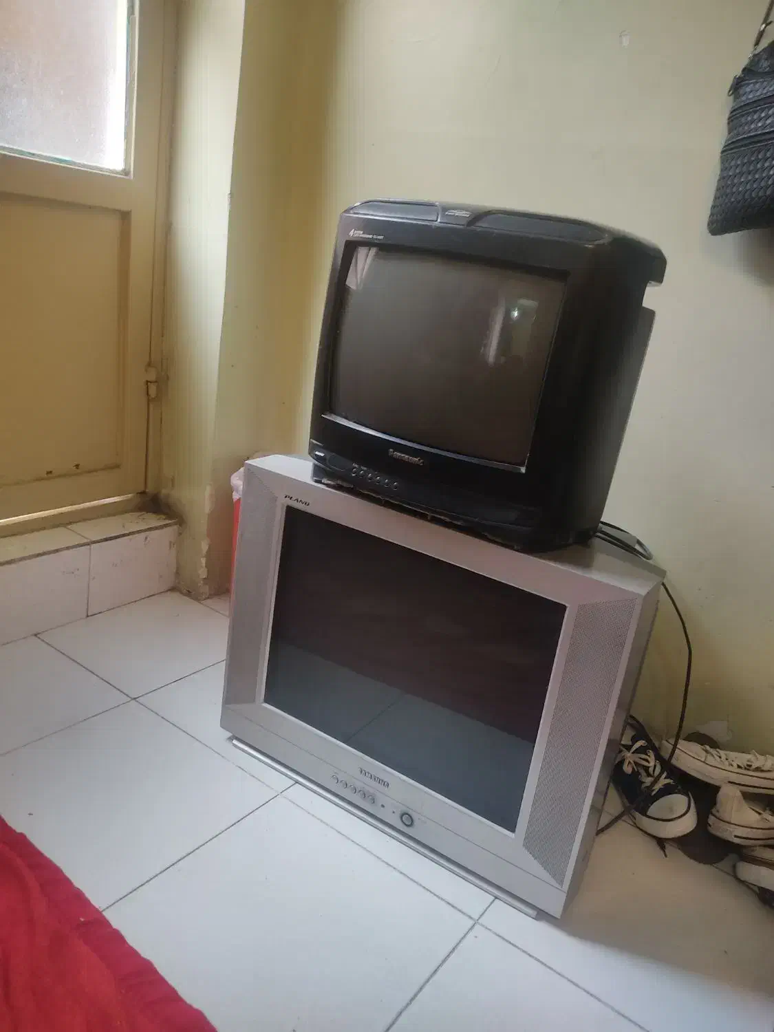 دو عدد تلویزیون سالم|تلویزیون و پروژکتور|بیرجند, |دیوار