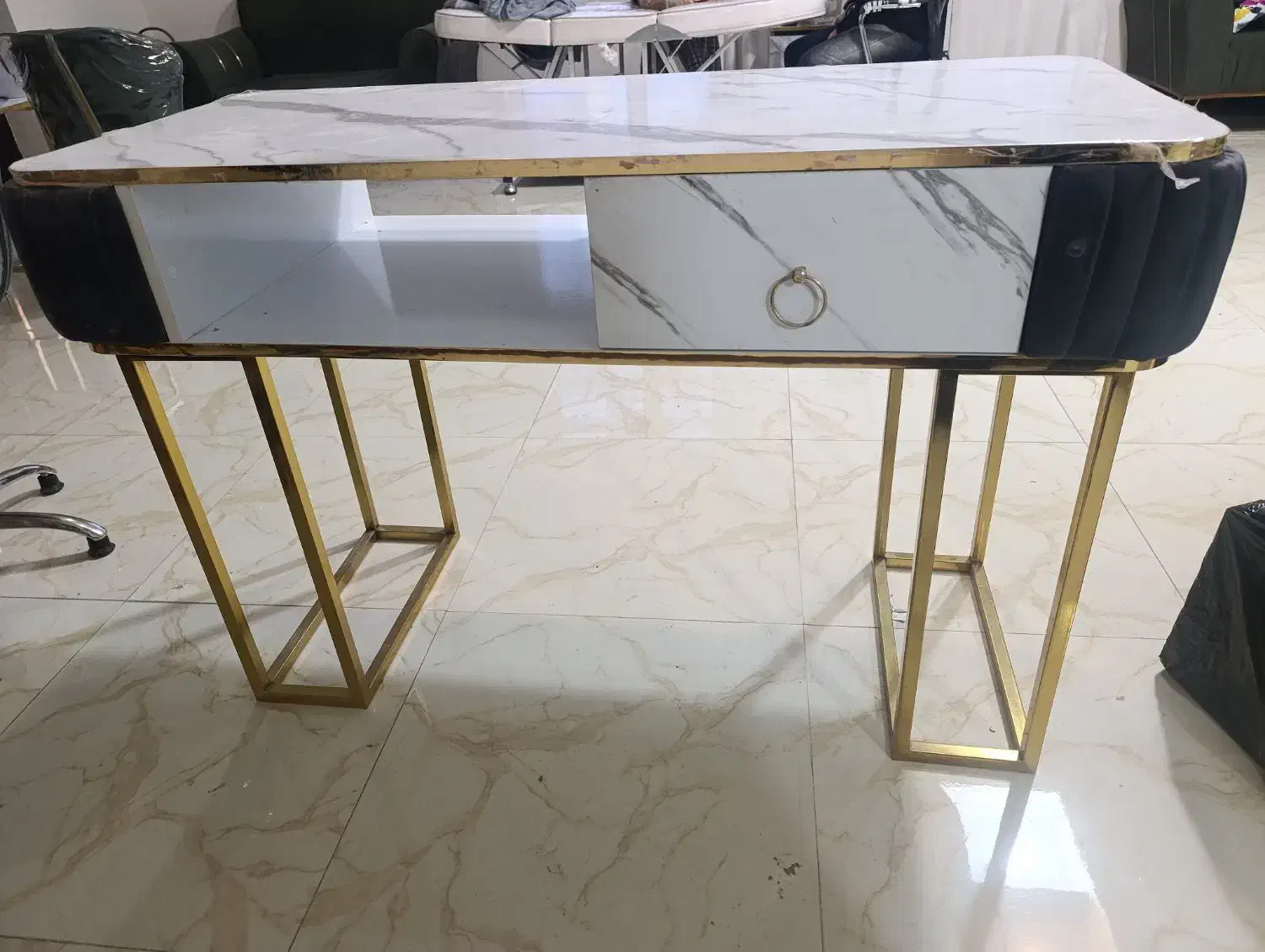 میز ناخن|آرایشگاه و سالنهای زیبایی|خرمآباد, |دیوار