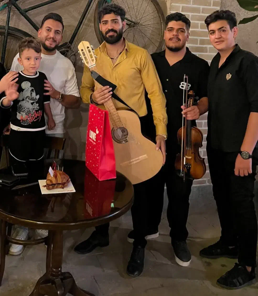 سوپرایز مراسم تولد و سوپرایز تلفنی|خدمات پذیرایی، مراسم|اصفهان, خانه اصفهان|دیوار