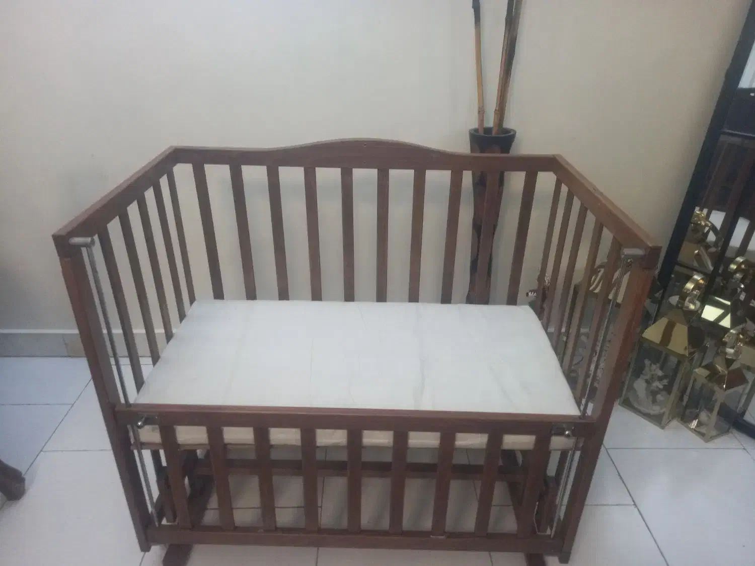 تخت نوزادی|تخت و سرویس خواب|ری, دولتآباد|دیوار