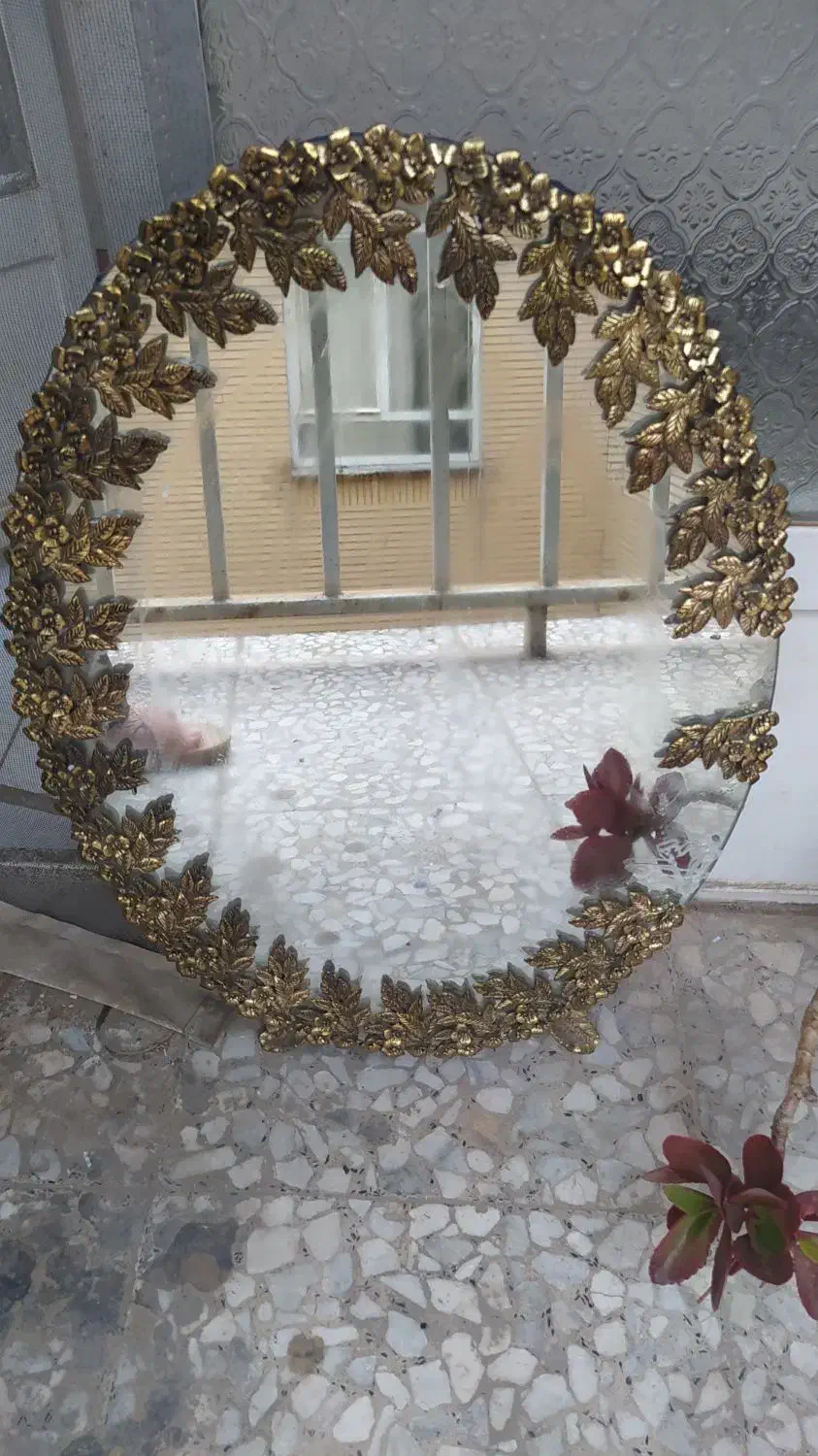 سه عدد آینه|آینه|کرج, فاز ۳ گوهردشت|دیوار