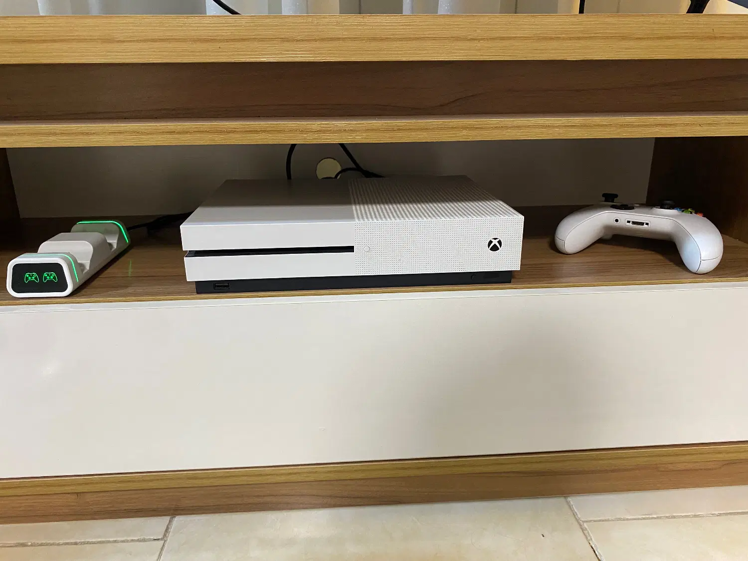Xbox One s|کنسول، بازی ویدئویی و آنلاین|رودهن, |دیوار