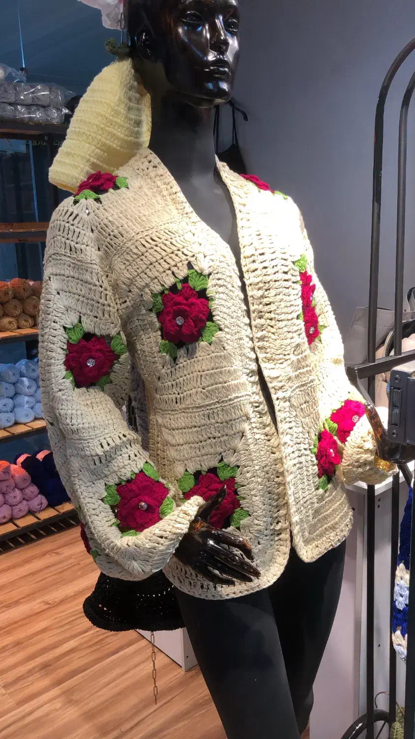 دستبافت فروشی در پاساژ ردایی|لباس|چالوس, |دیوار