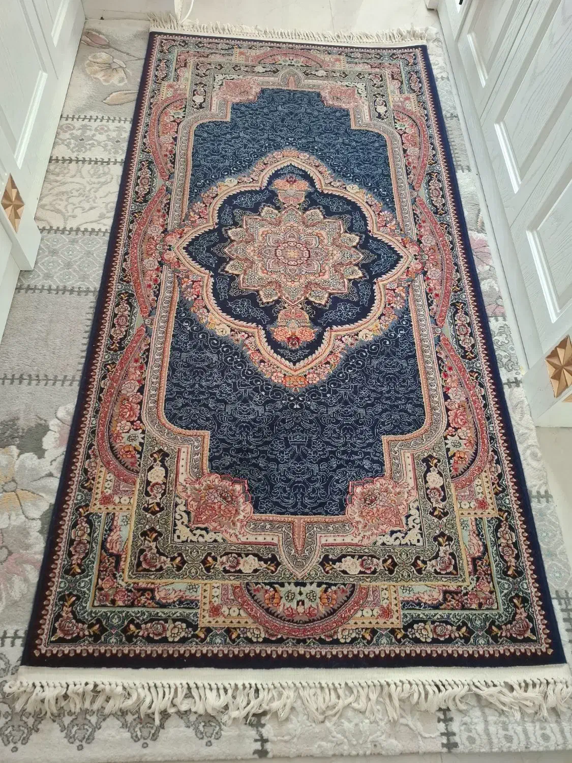 فرش کناره و فرش آشپزخانه سالم وبدون زدگی|فرش|مشهد, جاهد شهر|دیوار