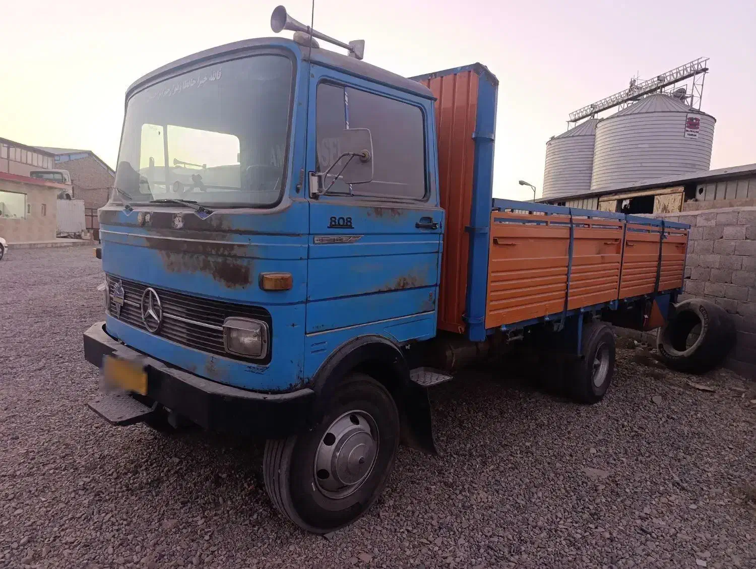 خاور ۸۰۸ مدل ۱۳۷۱ ( نمایشگاه کامیون سعادتمند)|خودرو سنگین|قم, خداکرم|دیوار