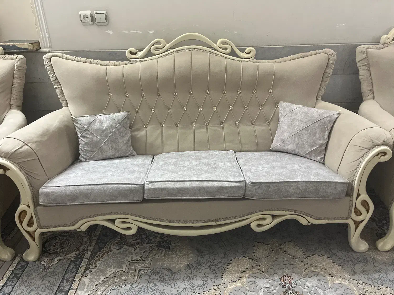 مبل نیمه سلطنتی ۹نفره و مبل راحتی ۸نفره|مبلمان خانگی و میز عسلی|یزد, |دیوار