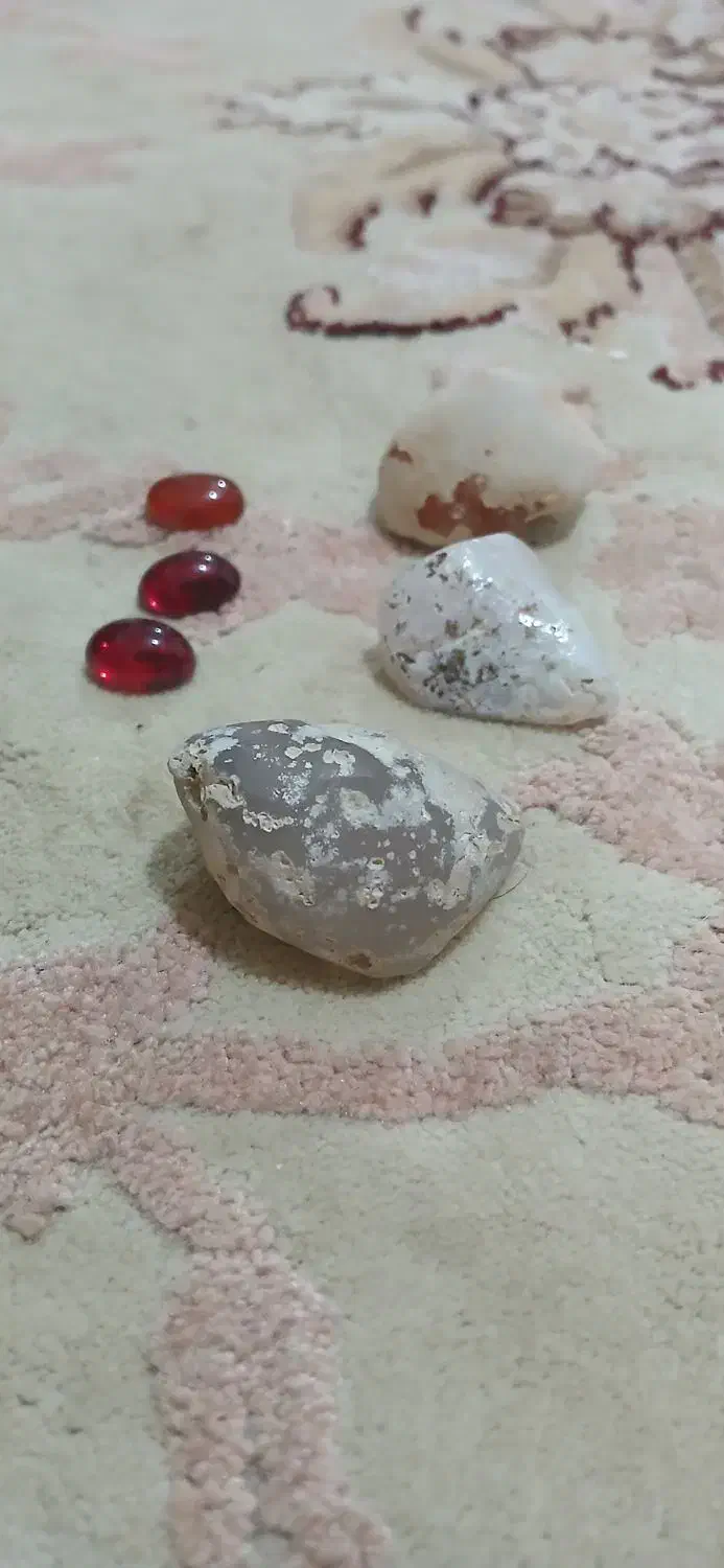 چند سنگ عقیق کلسیونی|کلکسیون اشیاء عتیقه|ساری, |دیوار