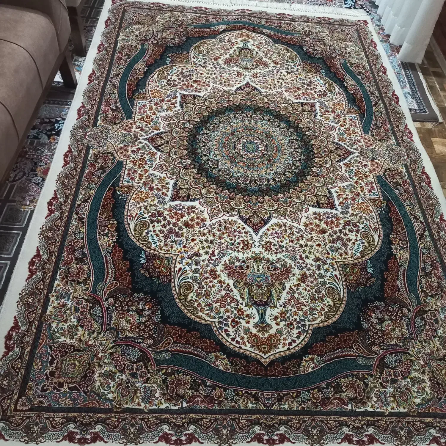 دو تخته فرش ۱۲متری و۴متری|فرش|شفت, |دیوار