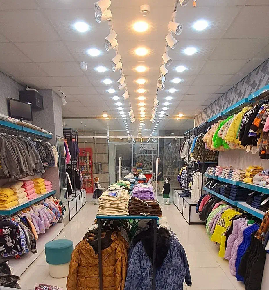 استخدام فروشنده لباس بچگانه|استخدام خدمات فروشگاه و رستوران|فولادشهر, B4|دیوار