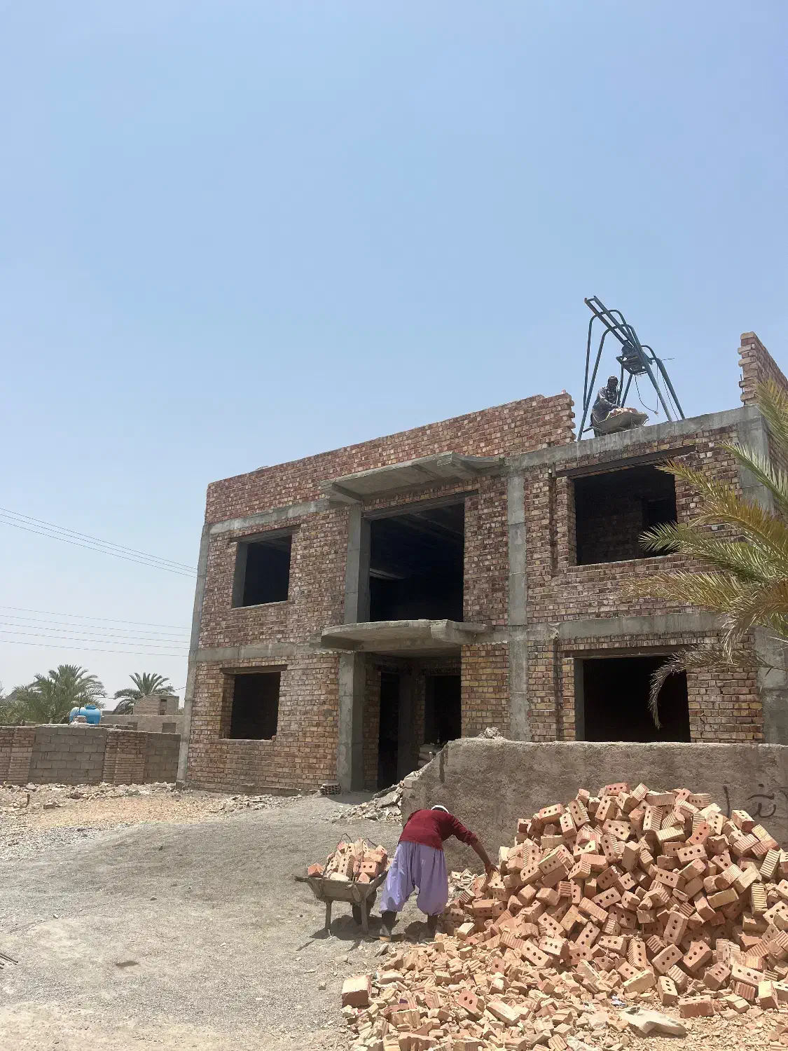 نیاز مند استاد کار ارماتور بند و سقف زن هستیم|استخدام معماری، عمران و ساختمانی|ایرانشهر, |دیوار