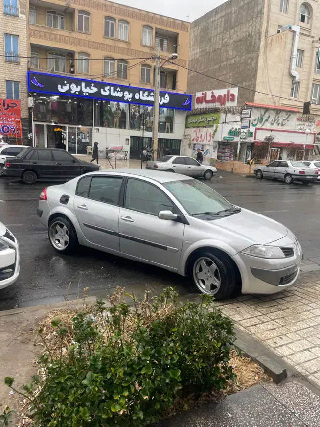 مگان ۲۰۰۰ اتومات ۲۰۰۶|خودرو سواری و وانت|فردیس, فردیس|دیوار