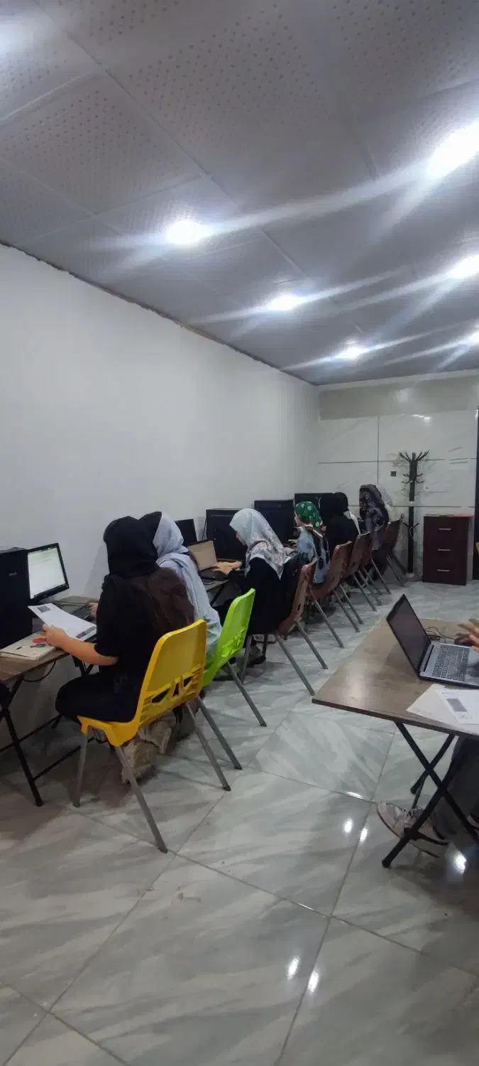 اجاره واحد آموزشی با امکانات بصورت روزانه|اجارهٔ کوتاه‌مدت دفتر کار و فضای آموزشی|محمدشهر, شهرک پیام (مهرالبرز)|دیوار