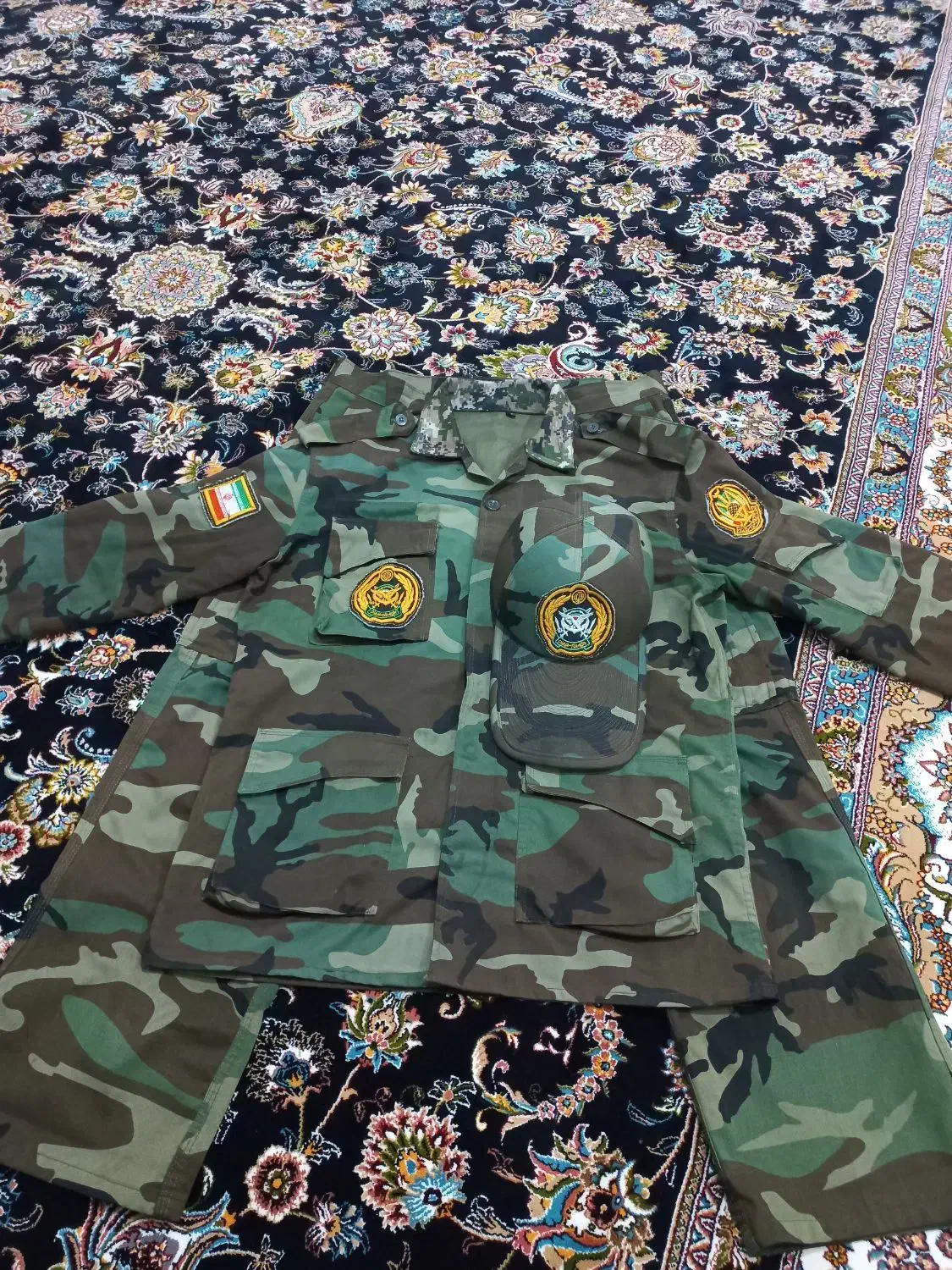 لباس نظامی|لباس|خرمآباد, |دیوار