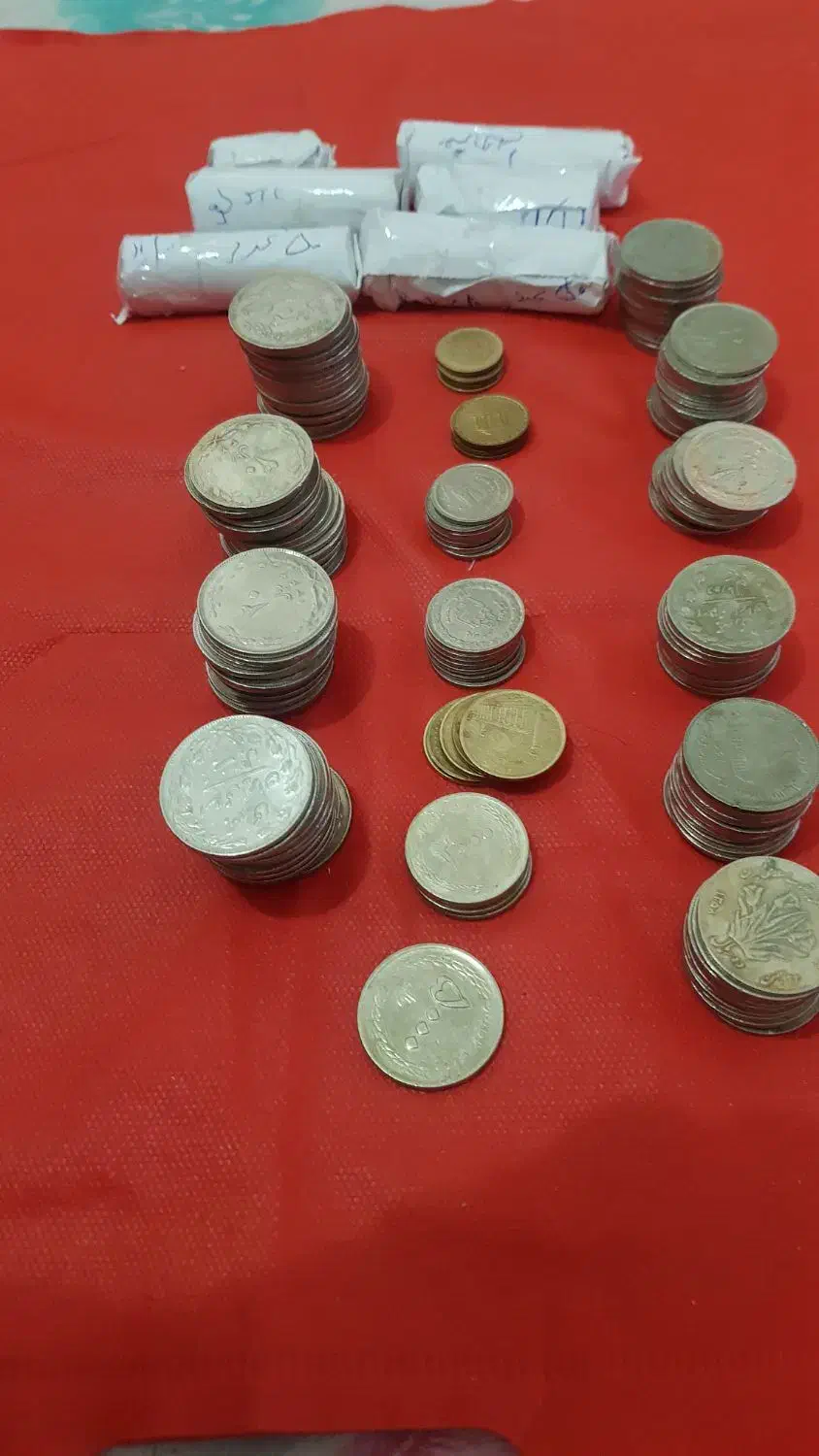 سکه جمهوری ازسال ۵۸وتعدادی اسکناس هزاری افغان درح|کلکسیون سکه، تمبر، اسکناس|تهران, مروارید شهر|دیوار