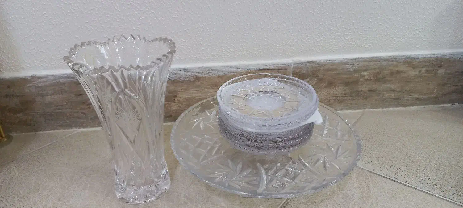 سرویس بلور خارجی خورشیدی|ظروف سرو و پذیرایی|شاهین‌شهر, حاجی آباد|دیوار