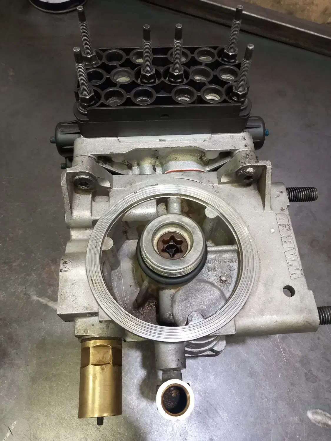 سوپاپ ساز تخصصی اتوبوس خواستار شراکت|خدمات موتور و ماشین|خاوران, |دیوار