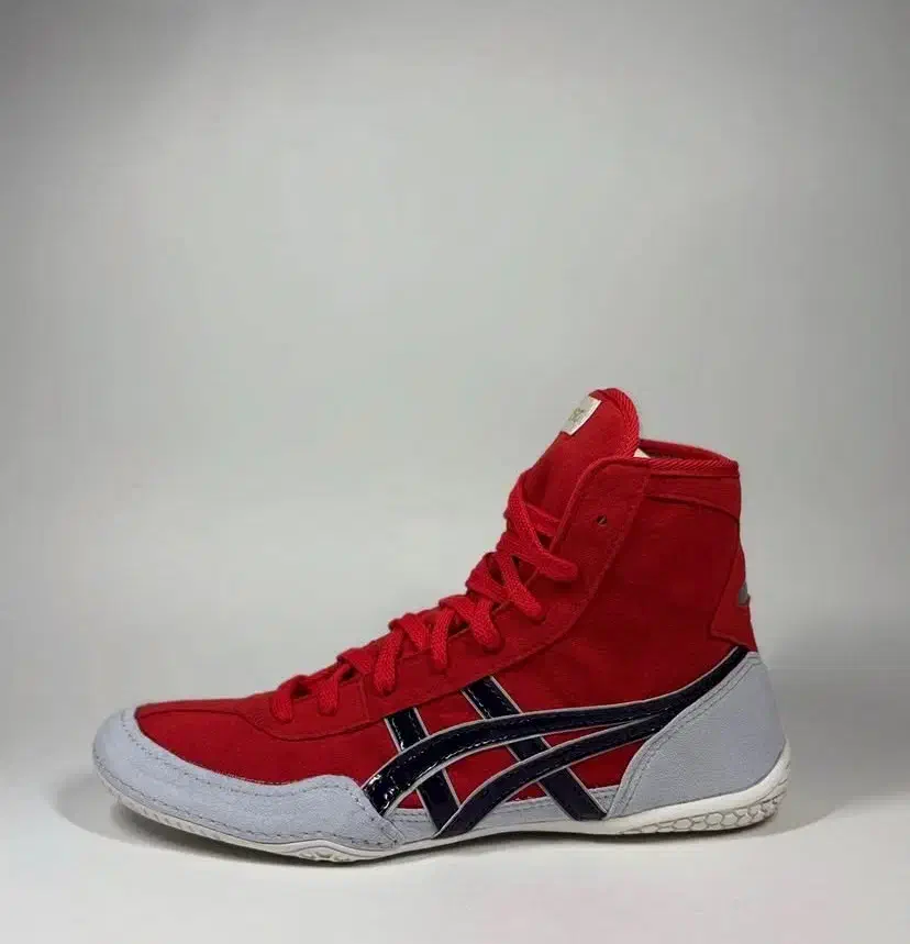 اکبند ادیداس و اسیکس|کیف، کفش، کمربند|امامزاده عبدالله, |دیوار