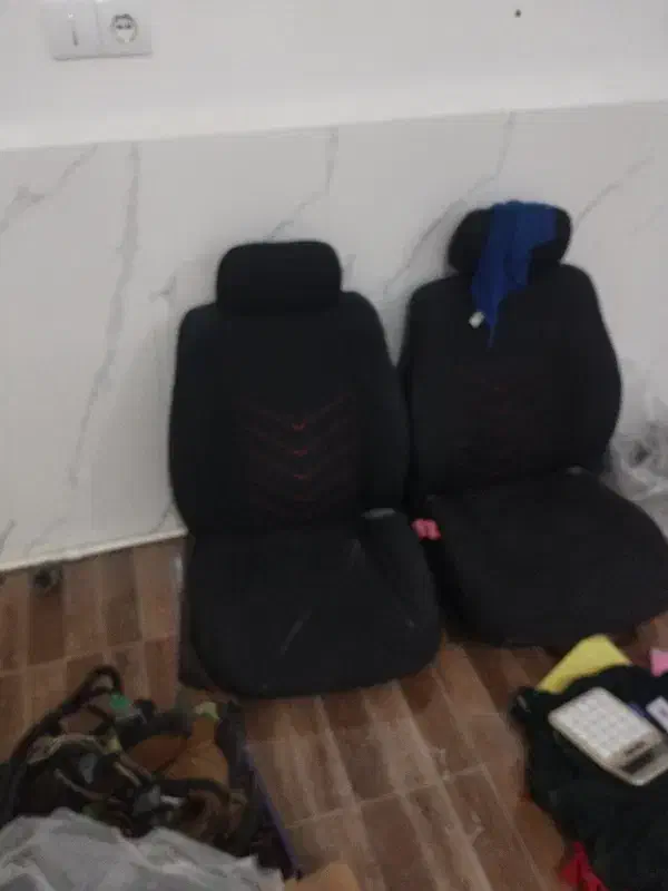 تعدادی وسایل بچه|اسباب‌بازی بچه|زابل, |دیوار