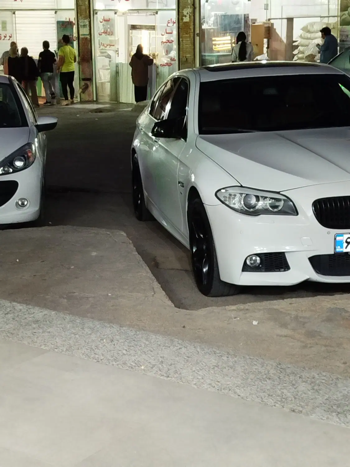 bmw523|خودرو سواری و وانت|شیراز, شهرک بزین|دیوار