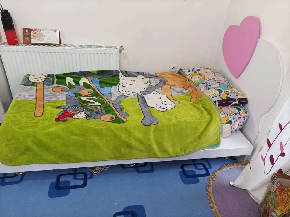 تخت خواب نوجوان با تشک|تخت و صندلی بچه|خمینی‌شهر, |دیوار