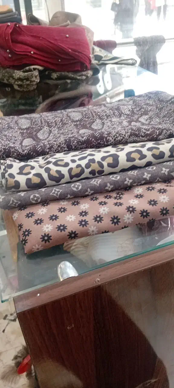 فروش شال و روسری زیر قیمت فقط ۹۹ و ۱۳۸|حراج|تربت‌حیدریه, مسجد جامع|دیوار