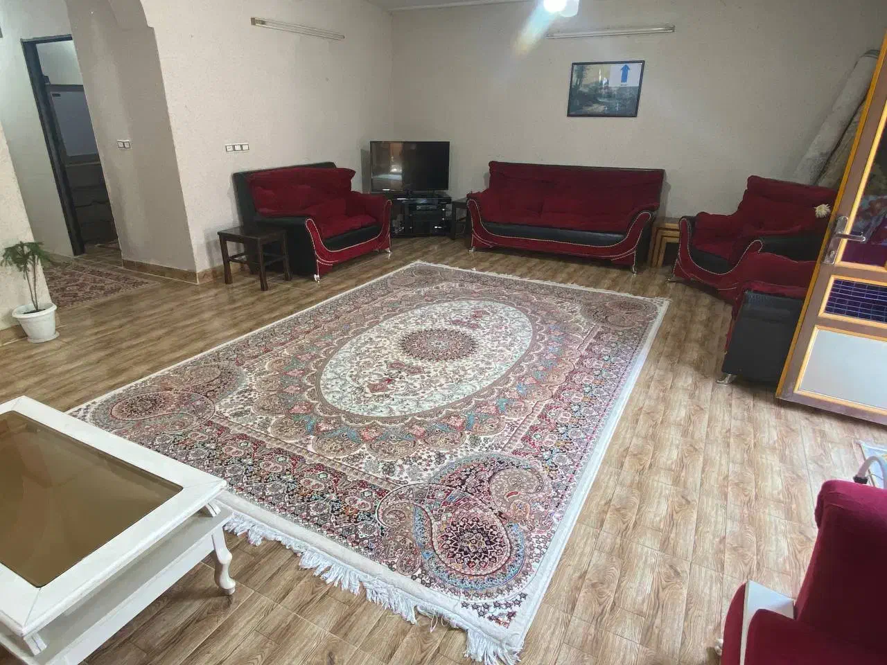 اجاره سوئیت دوخواب صدمتری مستقل همراه پارکینگ|اجارهٔ کوتاه‌مدت آپارتمان و سوئیت|لاهیجان, لیل|دیوار