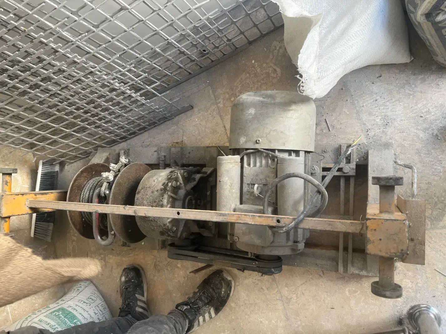 فروش بالابر ساختمانی و تخته بشکه|مصالح و تجهیزات ساختمان|تهران, کرمان|دیوار