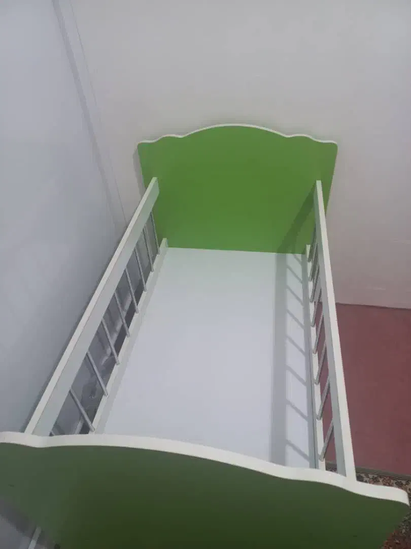 فروش تخت بچه|تخت و سرویس خواب|مراغه, |دیوار