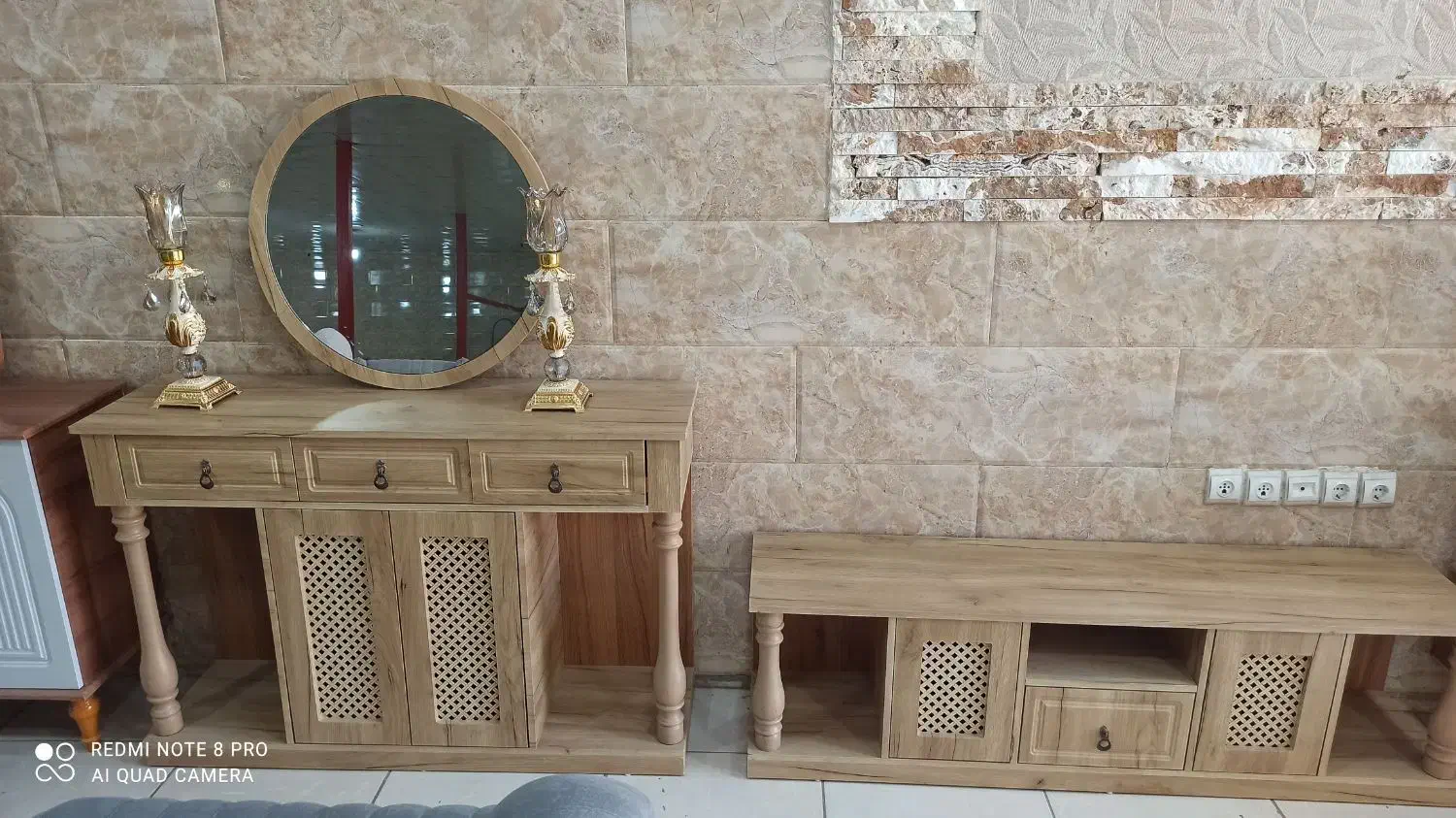 فرصت کمه. تعداد کارها. محدود|تخت و سرویس خواب|لردگان, |دیوار