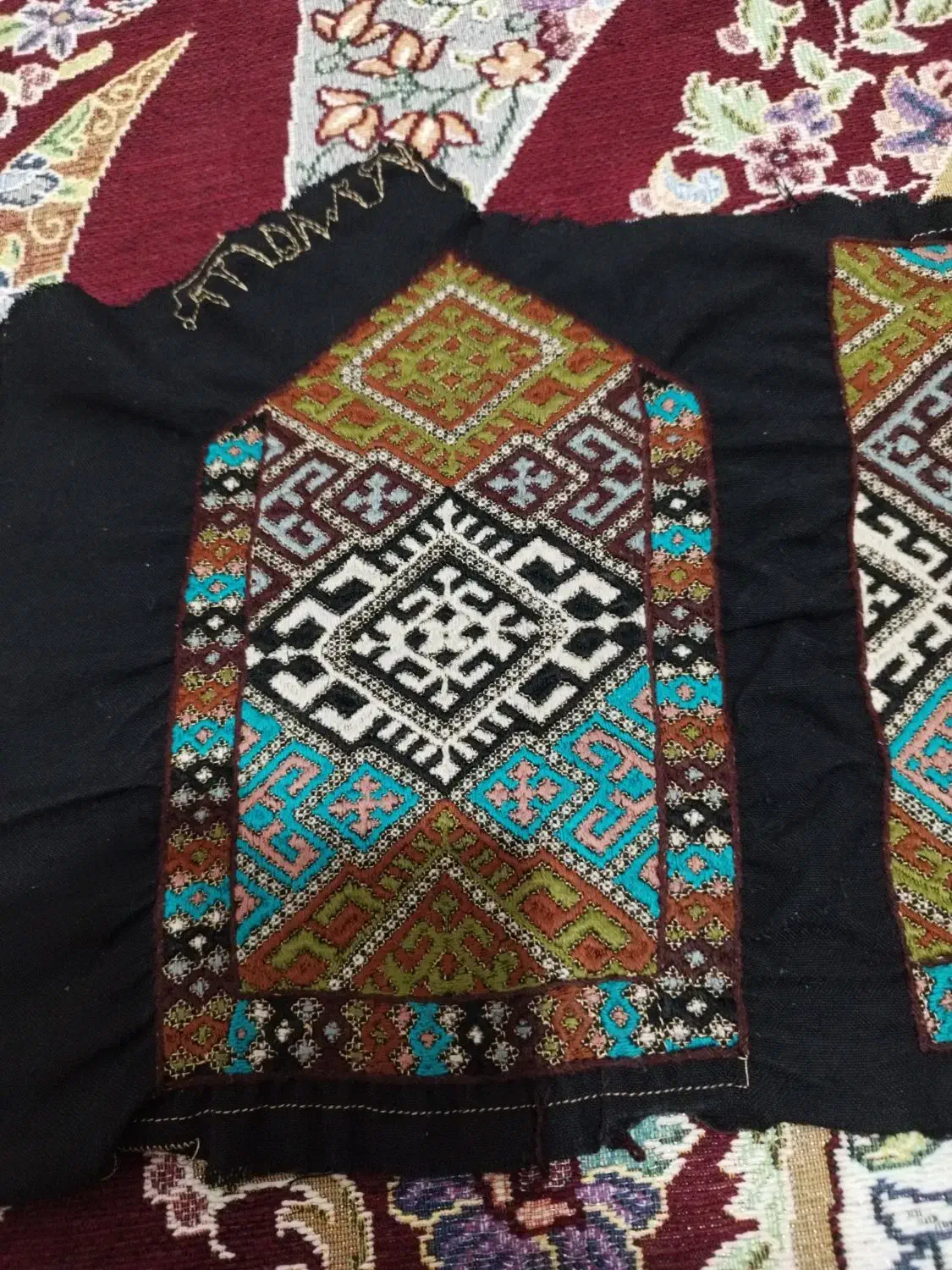 زی استین|لباس|نازیل, |دیوار