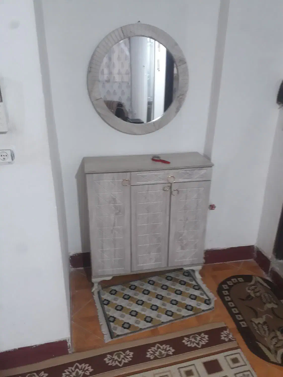 کمد چوبی|جاکفشی، کمد، دراور|محمدشهر, محمدشهر|دیوار