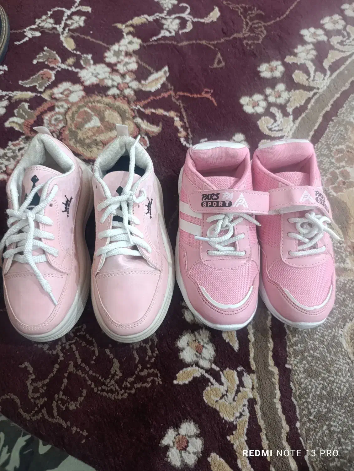 چند جفت کفش|کیف، کفش، کمربند|ایذه, |دیوار