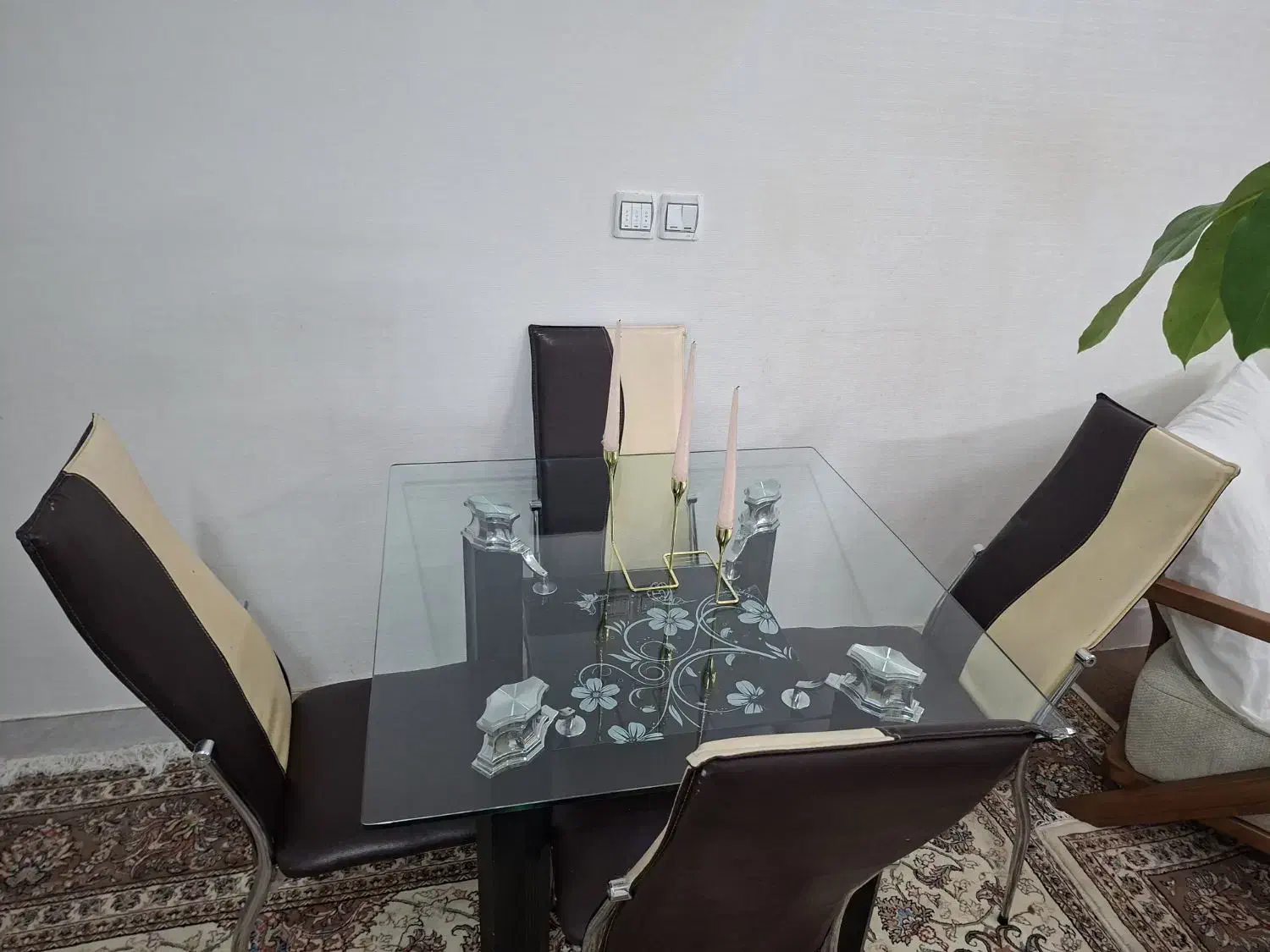 میزنهارخوری چهارنفره|میز و صندلی غذاخوری|تربت‌حیدریه, شهرک ولیعصر|دیوار