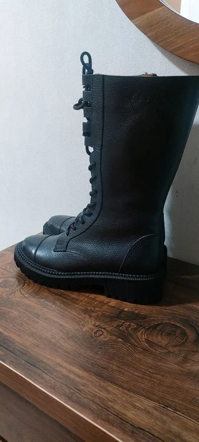 بوت چرم طبیعی زنانه|کیف، کفش، کمربند|اندیشه, اندیشه فاز ۳|دیوار