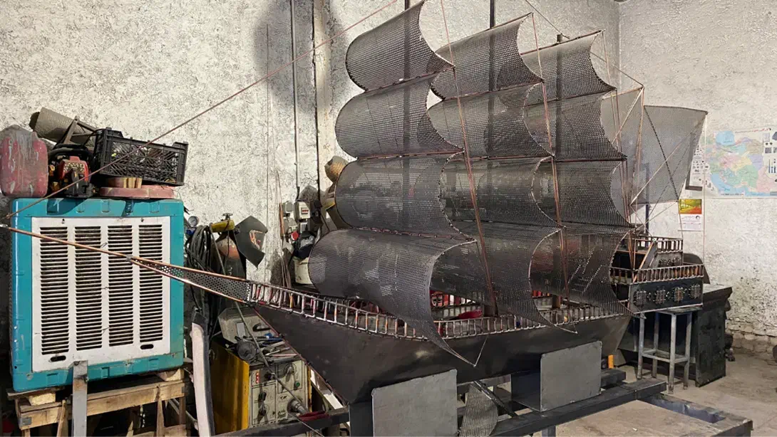 کشتی بادبانی دست ساز|مجسمه، تندیس، ماکت|اصفهان, باغ فدک|دیوار